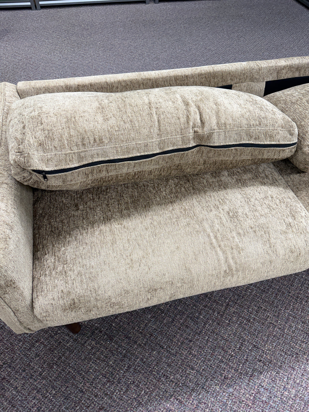 Modern Chenille Loveseat Sofa | Mid-Century Wood Legs | New Open Box