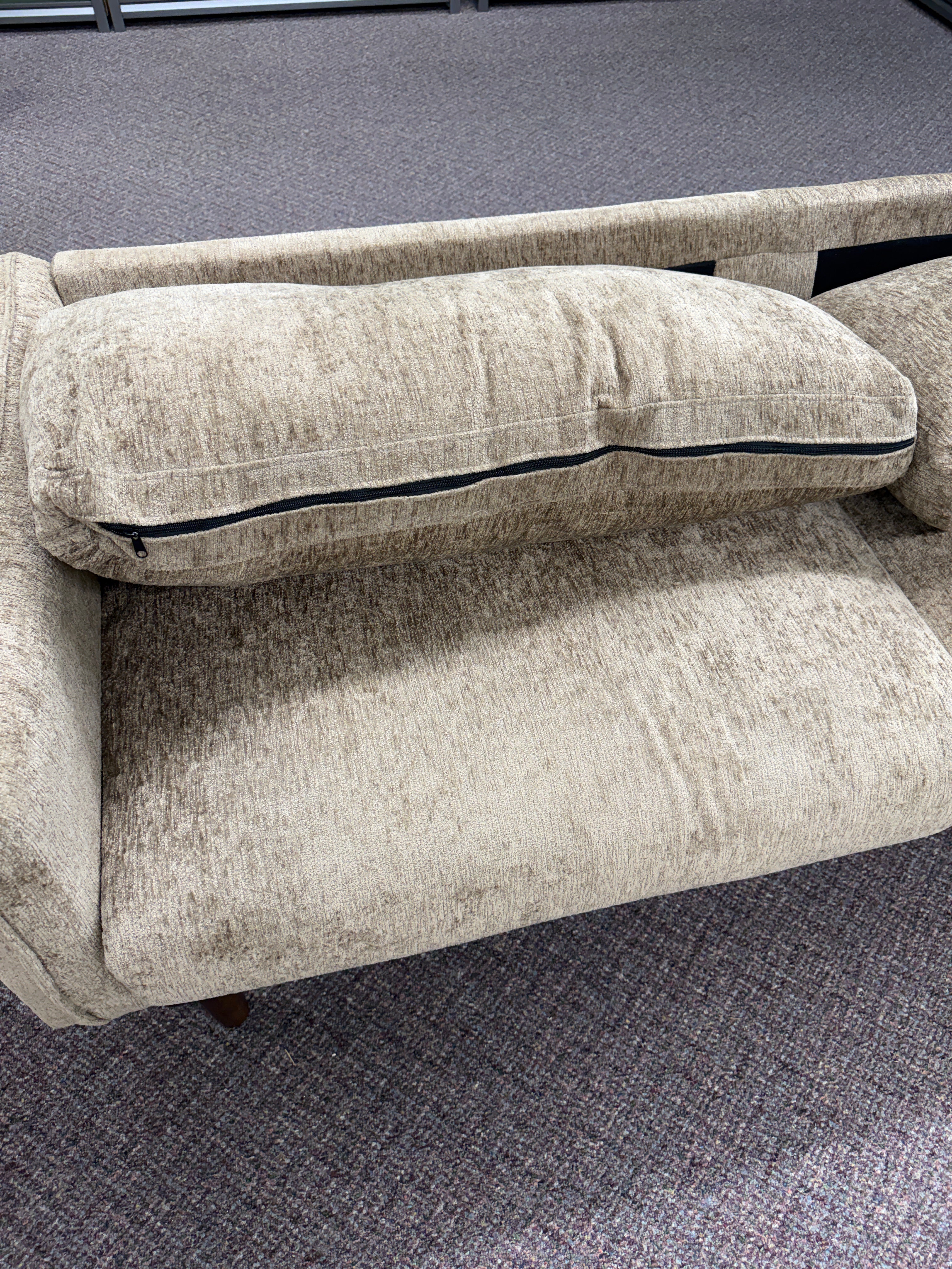 Modern Chenille Loveseat Sofa | Mid-Century Wood Legs | New Open Box