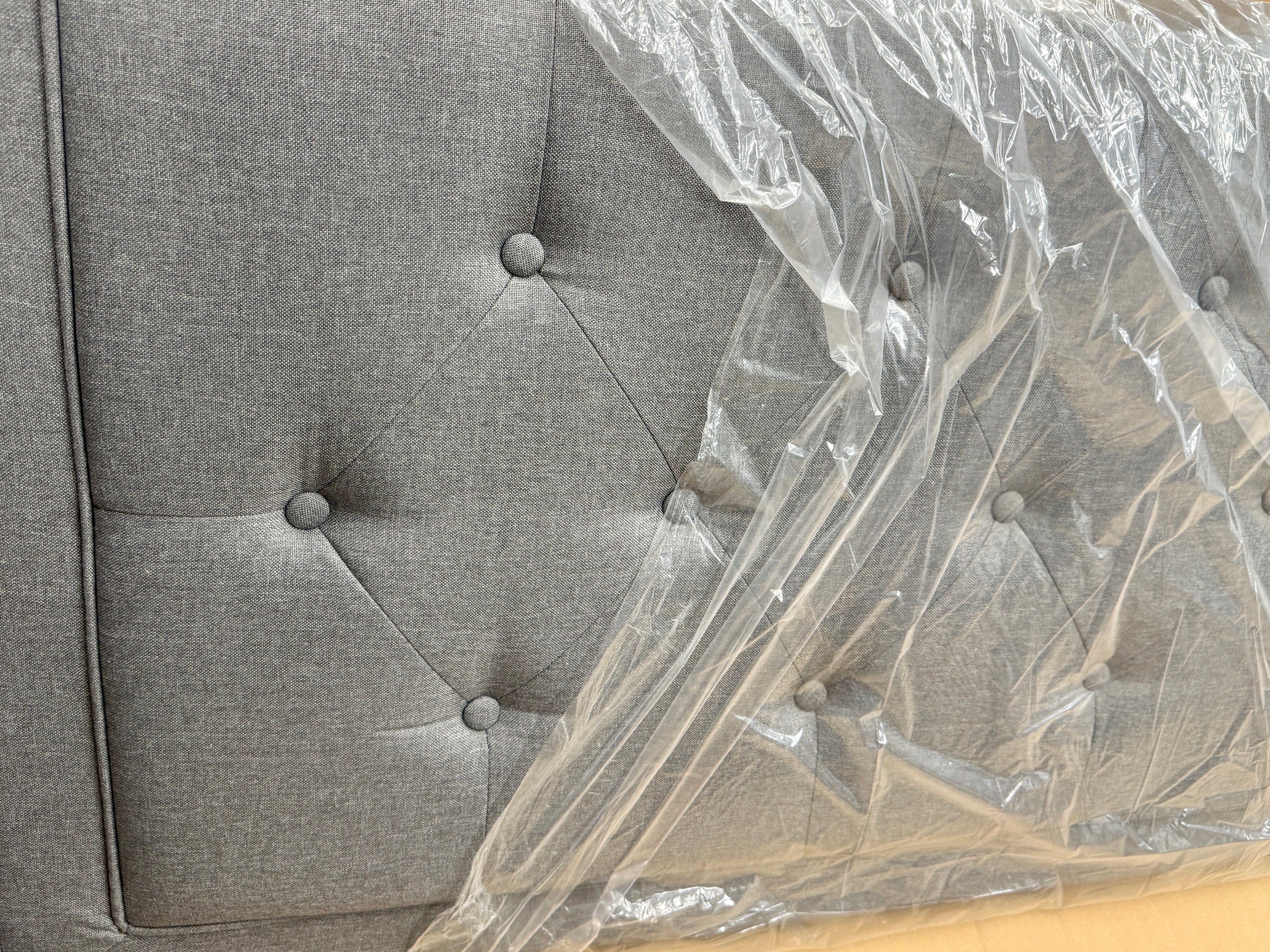 Mercury Row Hegg Tufted Upholstered Platform Bed Full